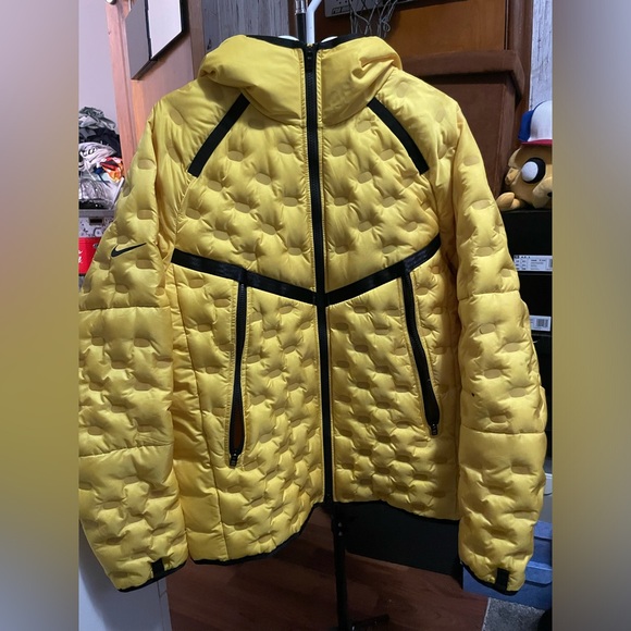 Nike Sportswear Shield Tech Jacket - Picture 6 of 13